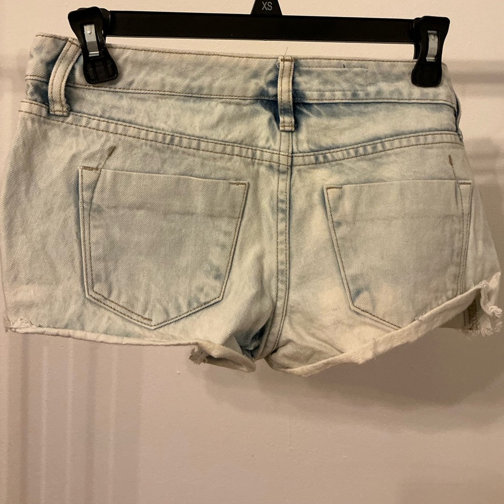 Ara Light Wash Jean Shorts